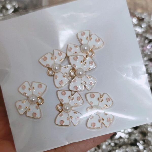 bow charm
