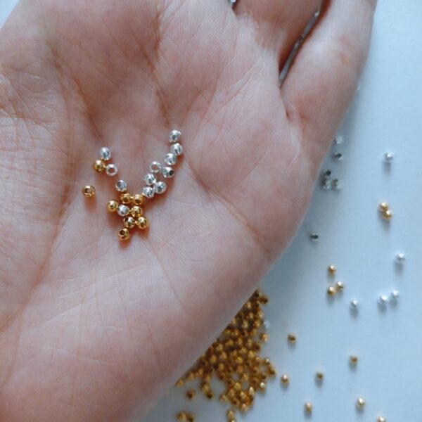 metal beads (2.5mm)