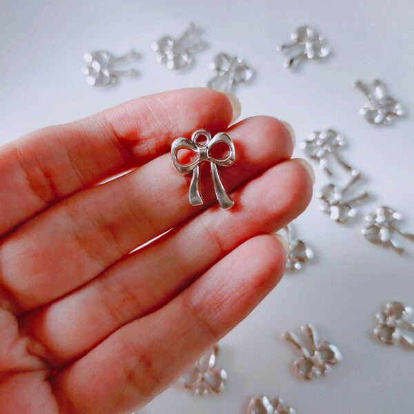 metal bows