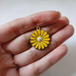 daisy charm