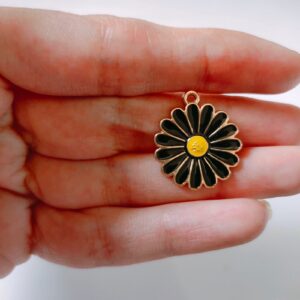 daisy charm