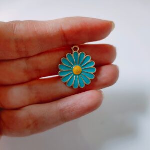 daisy charm