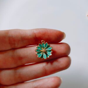 daisy charm