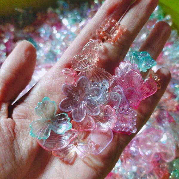 mix acrylic beads