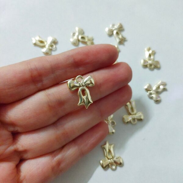 metal bows