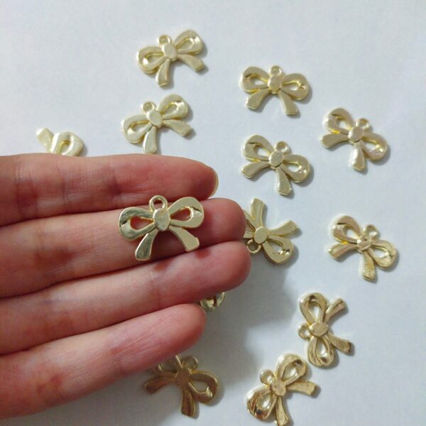 metal bows